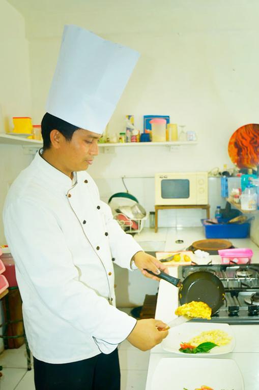 Gusti Homestay Kerobokan ภายนอก รูปภาพ