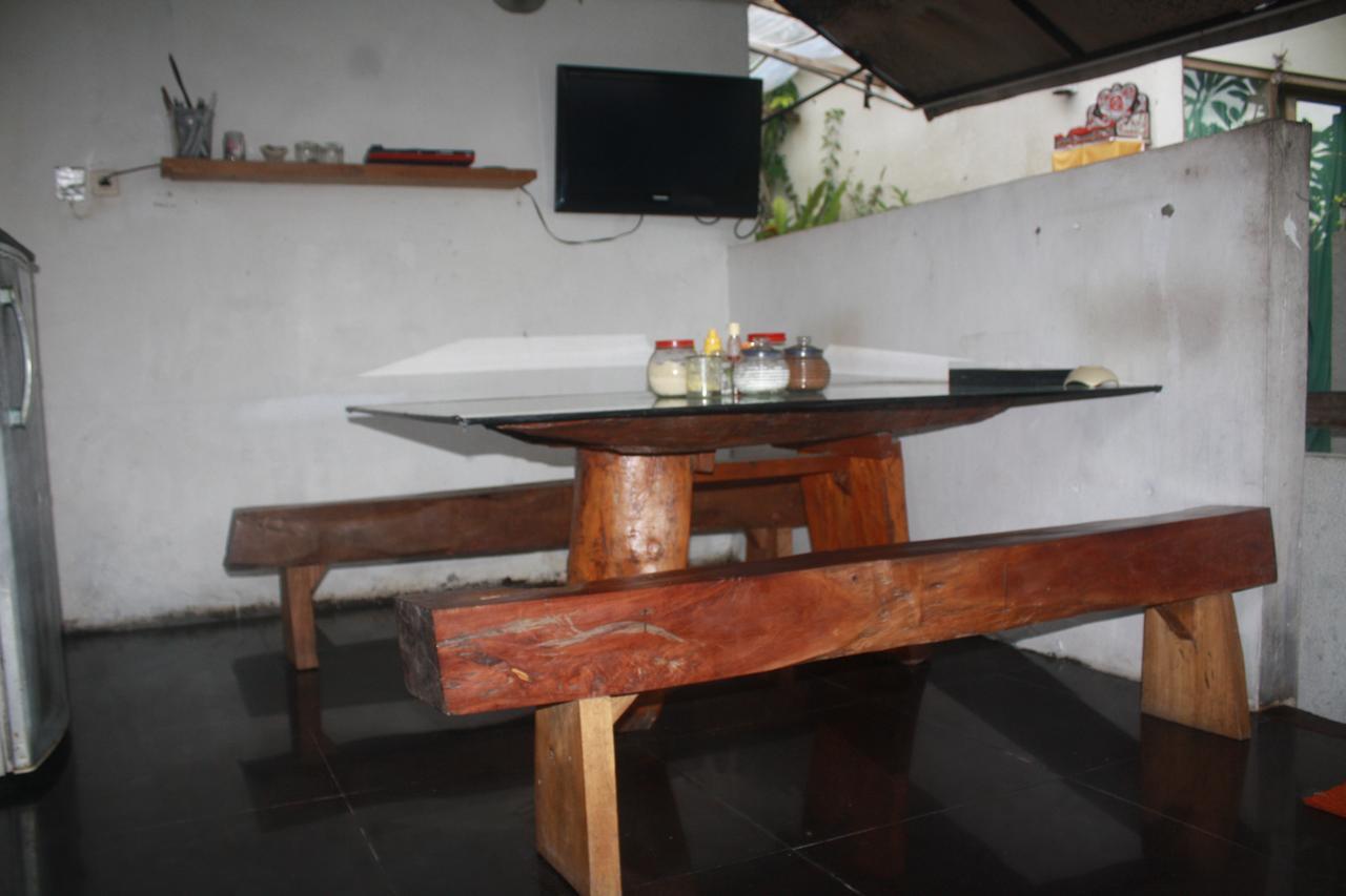 Gusti Homestay Kerobokan ภายนอก รูปภาพ
