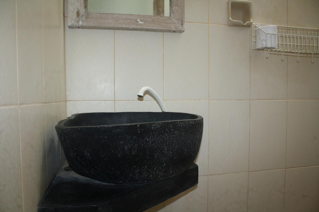 Gusti Homestay Kerobokan ภายนอก รูปภาพ