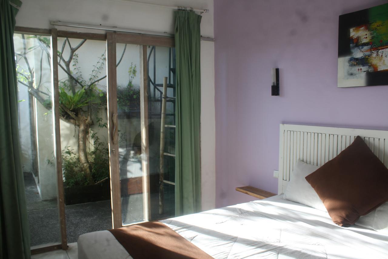 Gusti Homestay Kerobokan ภายนอก รูปภาพ